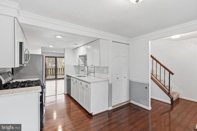 Photo - 5497 Endicott Ln