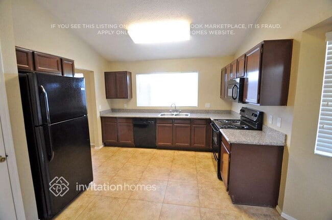 Photo - 801 W Piute Ave