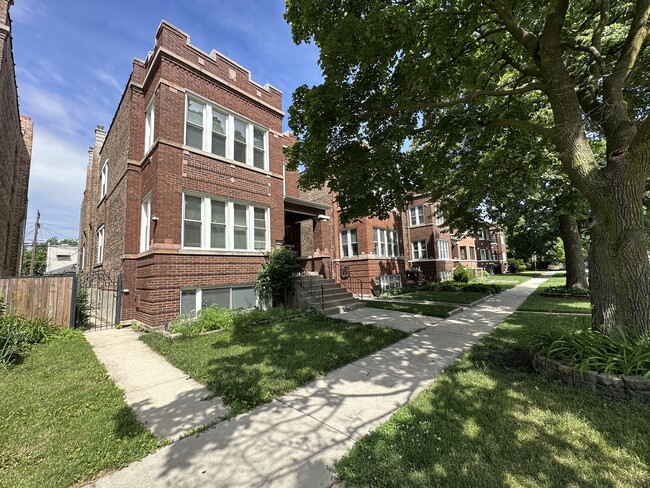 Building Photo - Gunderson #2 Unit 2, 2 Fl