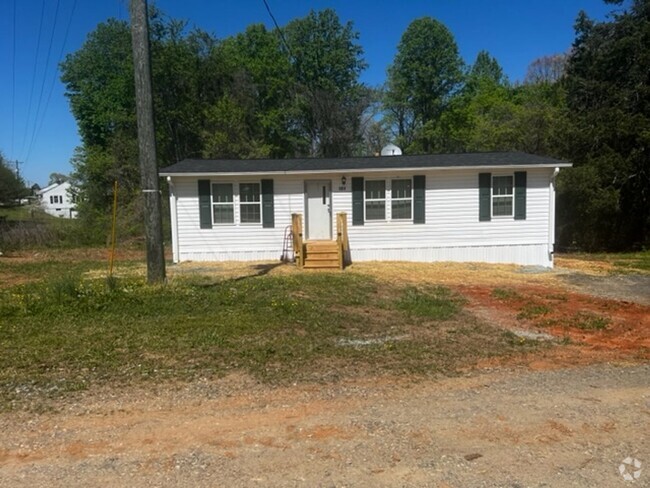Building Photo - Three bedroom, 2 bath mobile home in Ruffin Unit 181 Ashland Rd
