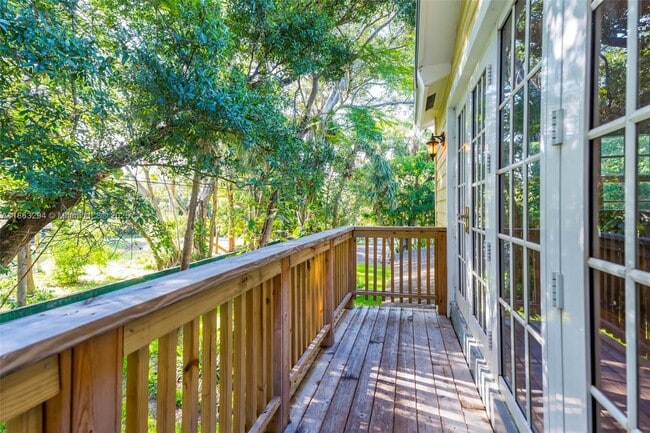 Photo - 2221 SW 28th Way