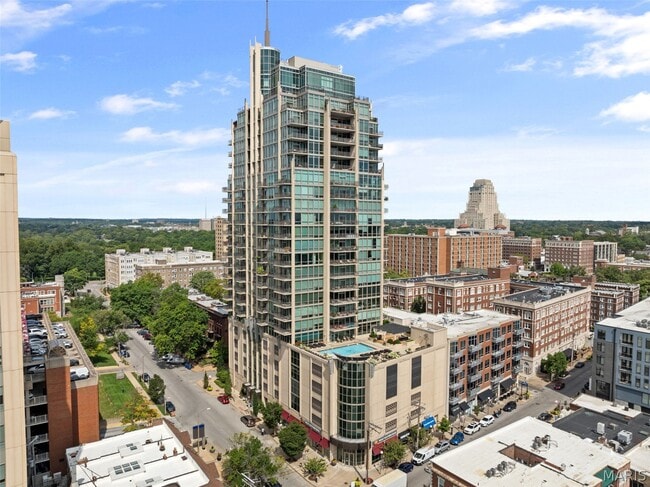 Building Photo - 4909 Laclede Ave Unit 1201
