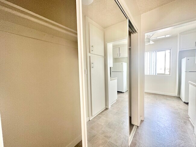 Photo - 430 S Gramercy Pl Los Angeles, CA 90020 Unit 201