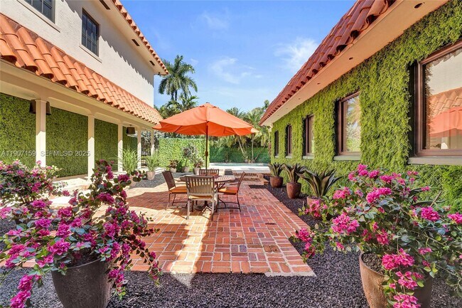 Photo - 2035 NE 31st Ave