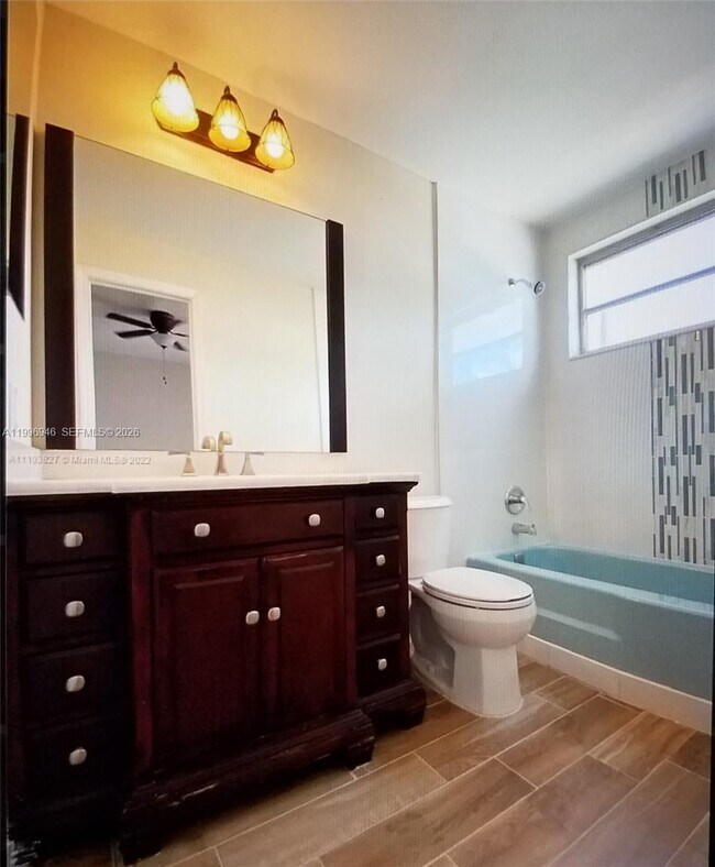 Photo - 12500 NE 5th Ave Unidad 309