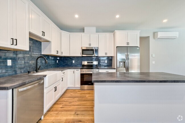 Building Photo - 6838 Tower St Rental