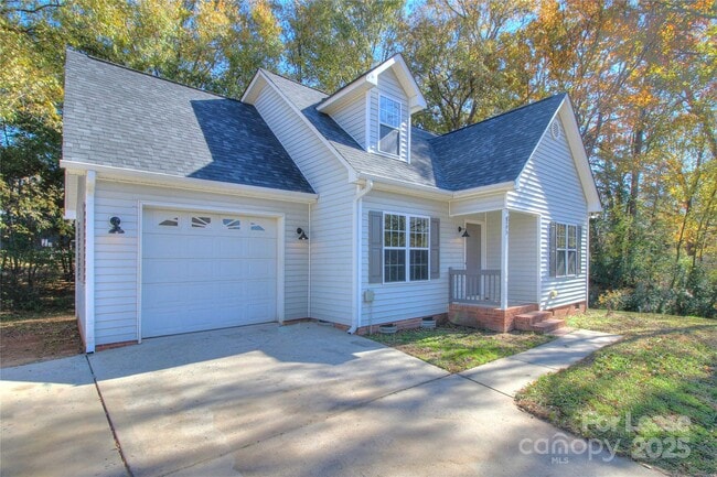 Photo - 205 N Church St