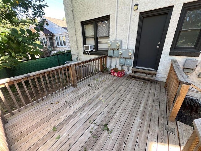 Photo - 3019 N Robinson Ave Unidad 3021