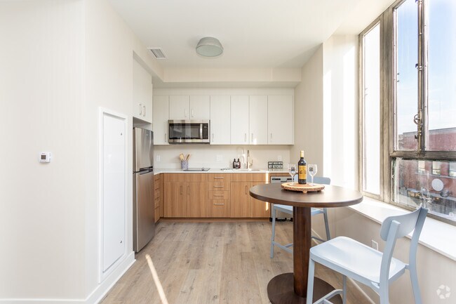 Studio, 1 BA - 402 SF