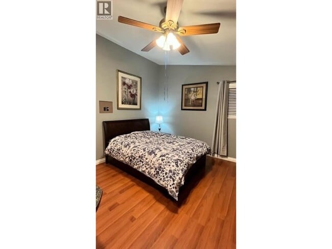 Photo - 737 Robinson St