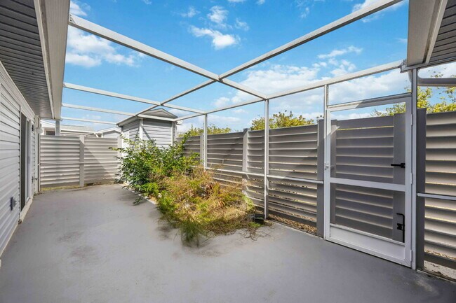 "Stylish Punta Gorda villa : 2-Bed, 2-Bath completely remodeled and is ready for you!!