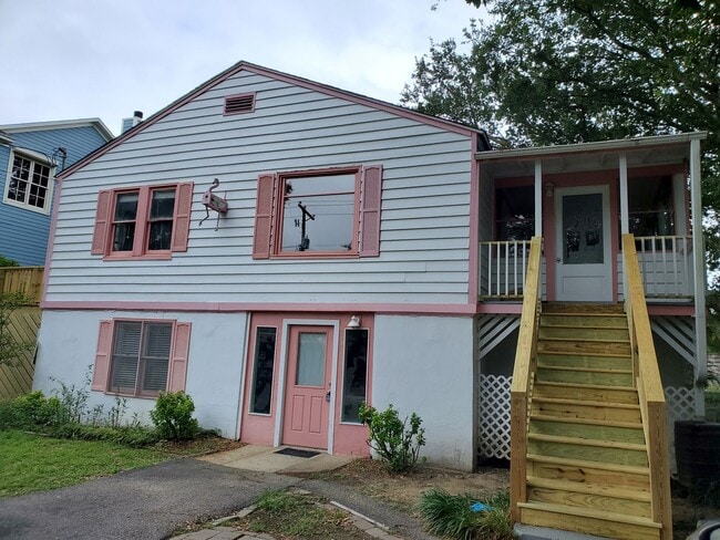 Building Photo - Cameron Unit B