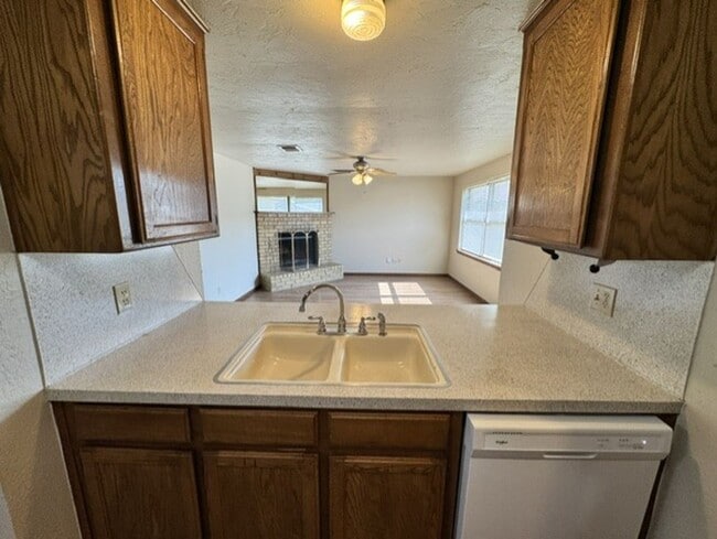 Photo - 2 bed 2 bath in Moore schools!