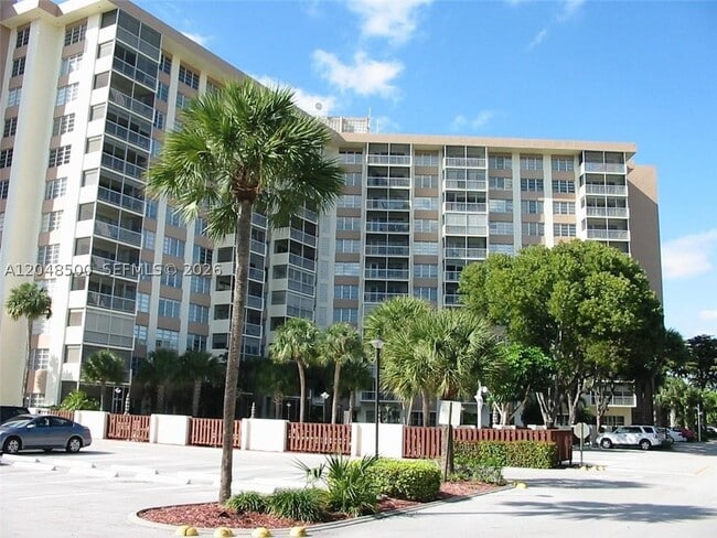 Building Photo - 10777 W Sample Rd Unit 1119