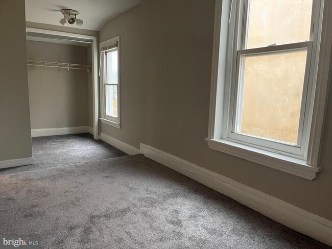 Photo - 394 E Nields St