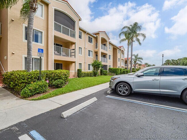 Photo - 1590 S 42ND Cir Unit 105