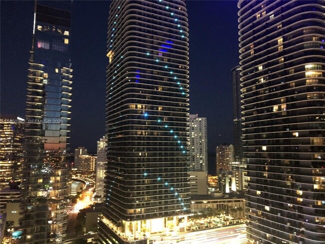 Photo - 88 SW 7th St Unidad 2203