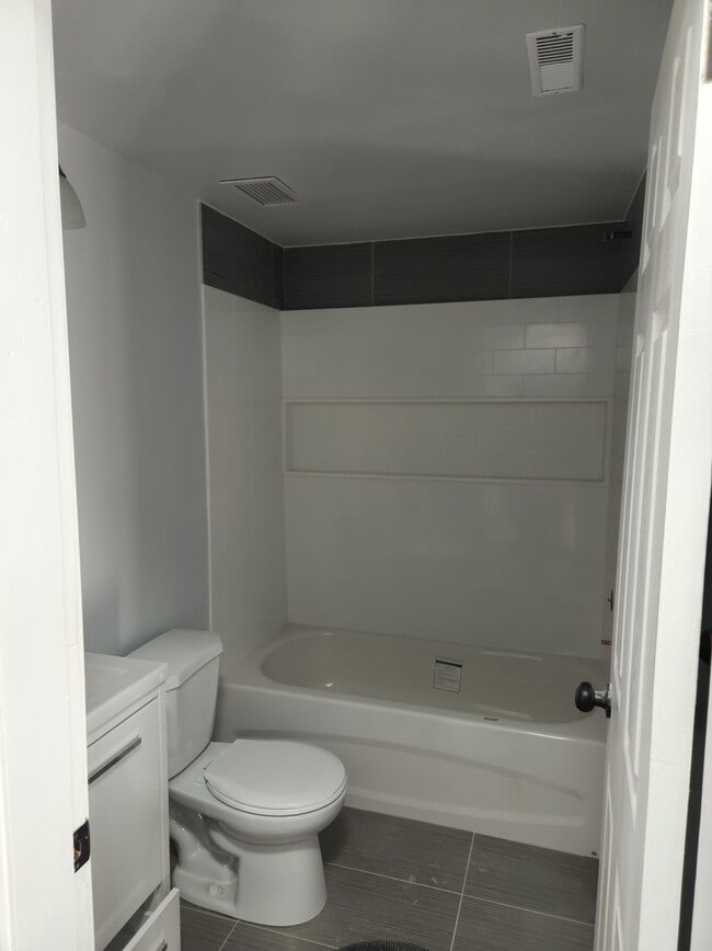 Photo - 10404-10496 96 Ave NW Unit 2