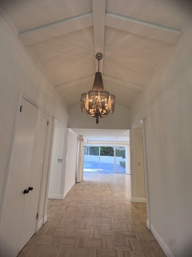 Photo - 936 Chantilly Rd