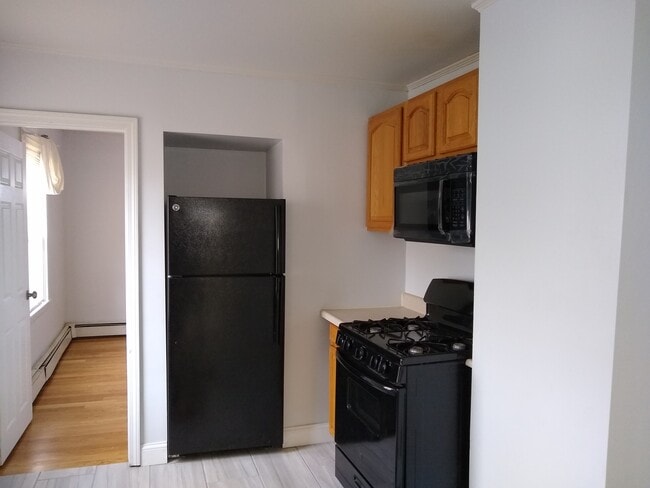 Building Photo - 36R Otis St Unit 2 Rental