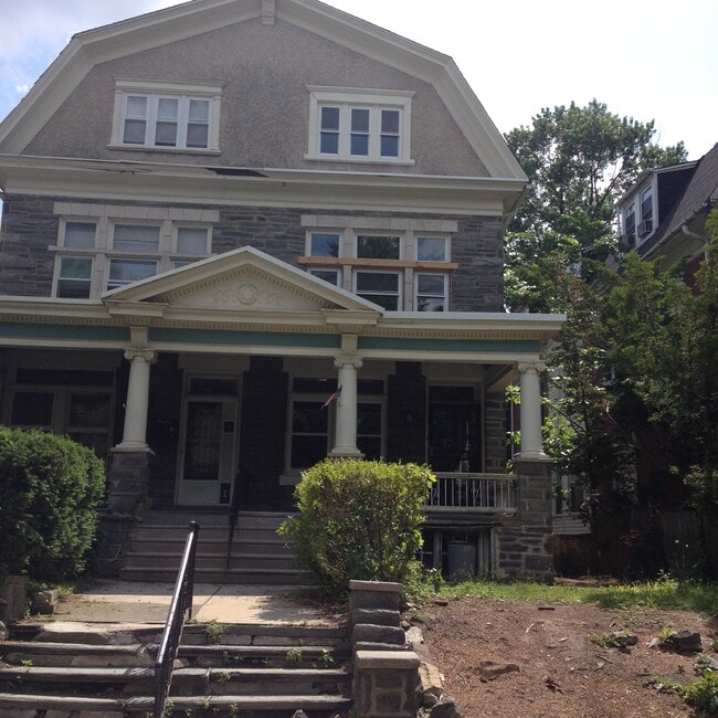 Photo - 7042 Chew Ave