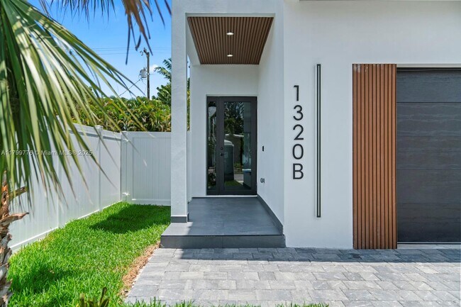 Photo - 1320 NE 16th Ave