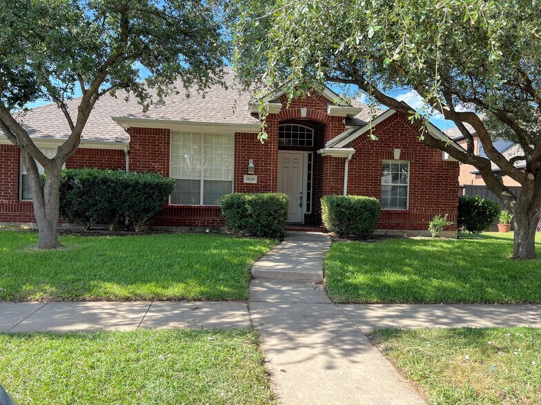 5820 Chatham Ln