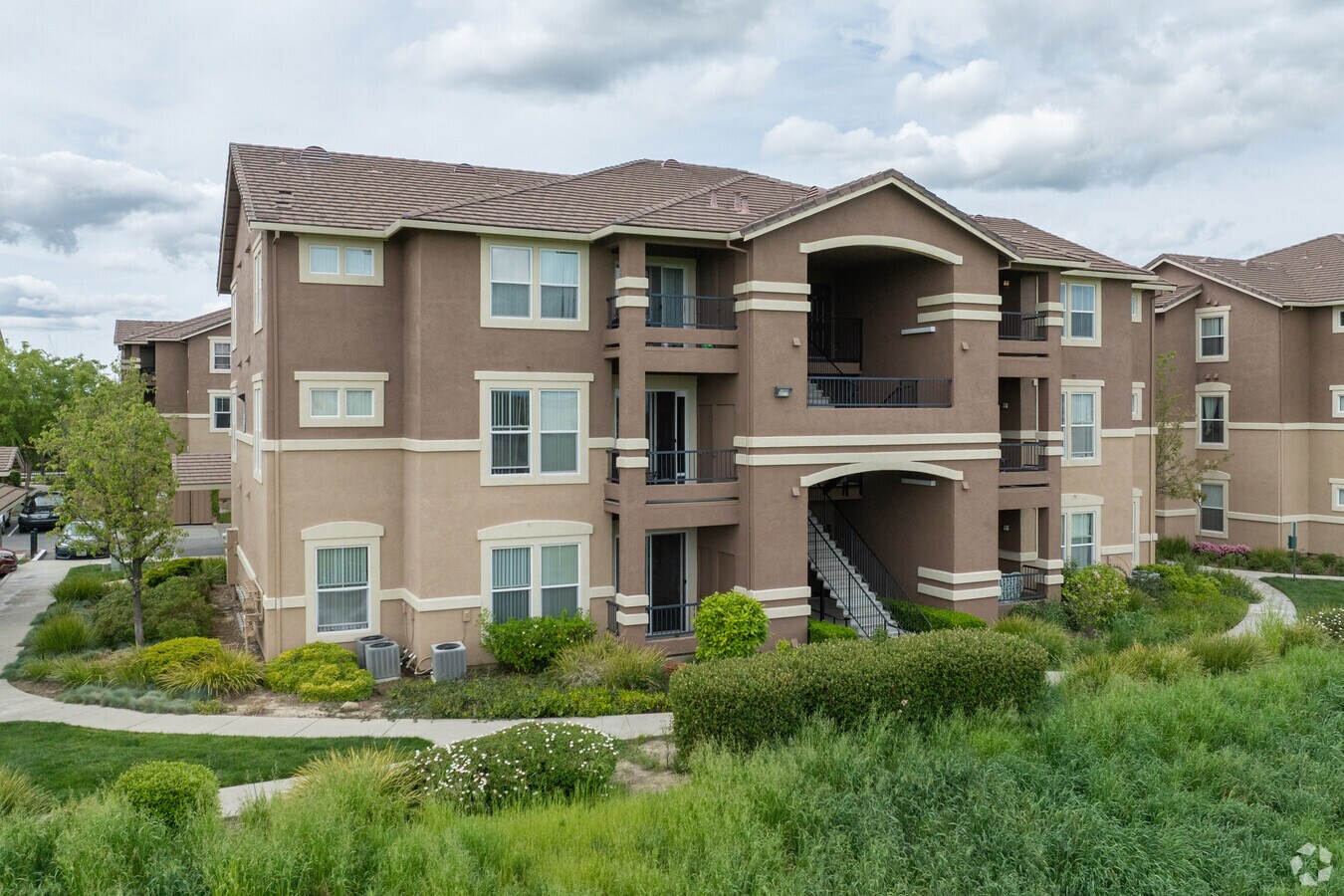 Alternate Building Photo - Valencia Point