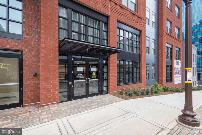 Building Photo - 1411 Key Blvd Unit 305 Rental