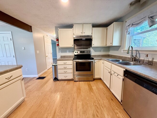 Photo - 50 Buttonwood Rd