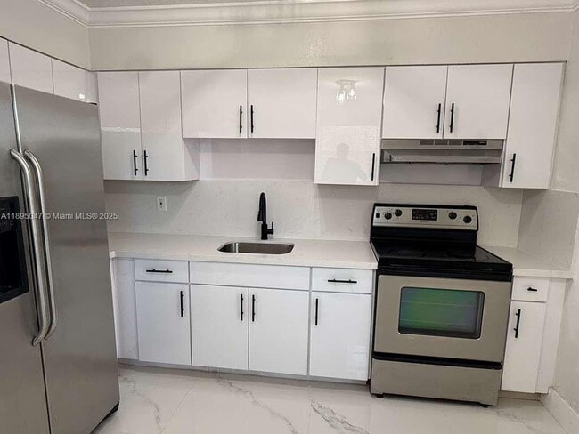 Photo - 3128 SW 12th Pl Unit 4