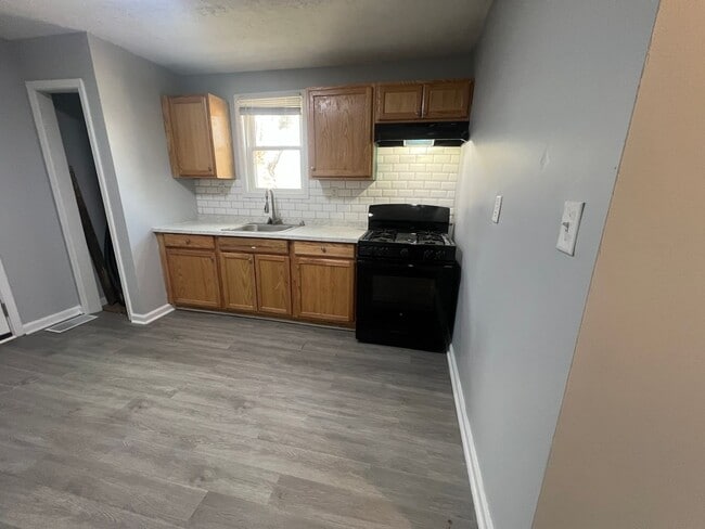 Photo - 4000 Churchman Ave