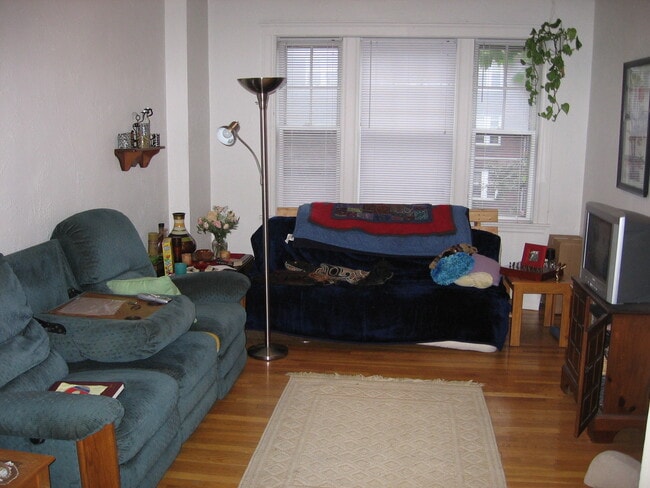 Building Photo - 93 Chester St Unit R3