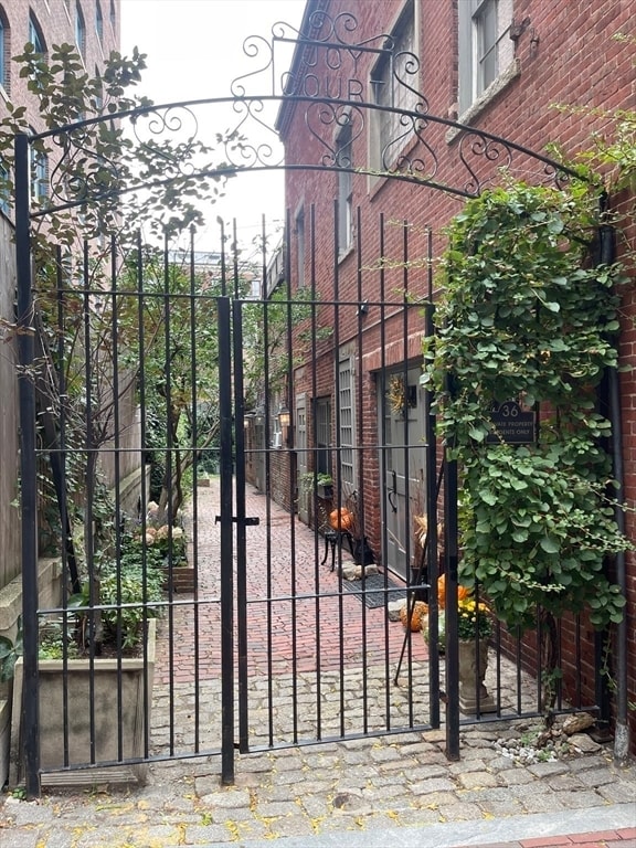 Building Photo - 36 Joy St Unit F1