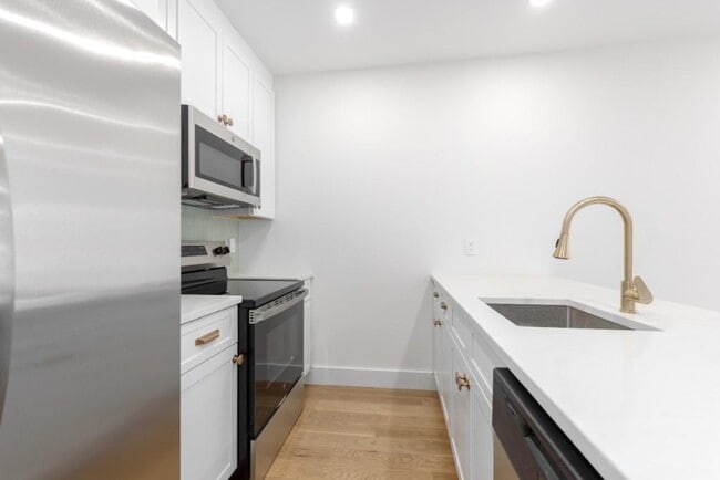 Photo - 110 McKibben St