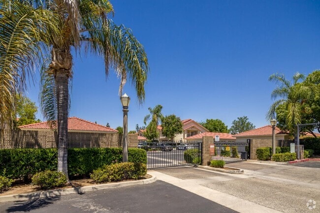 Building Photo - 1542 E Alluvial Ave Unit 128 Rental