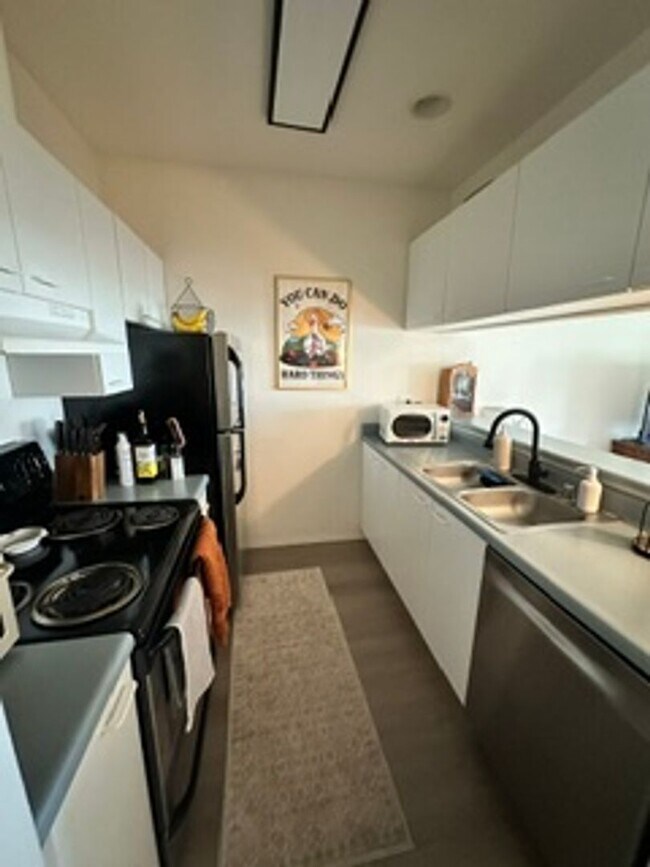 Photo - Gorgeous 1 bedroom in the heart of Queen Anne! Unit 303