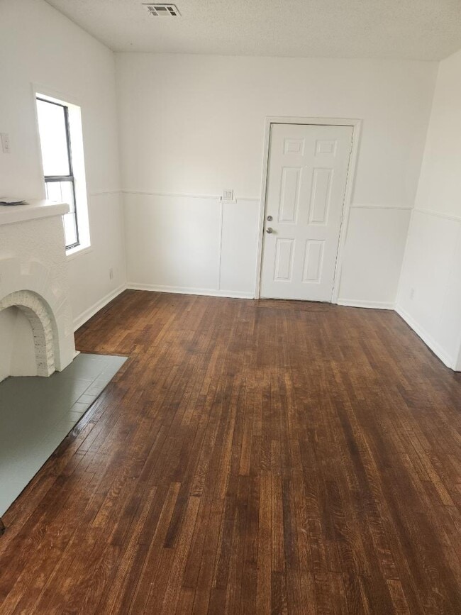 Photo - 1223 N Chautauqua Ave