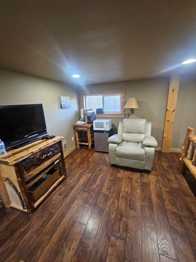 Photo - Furnished Studio