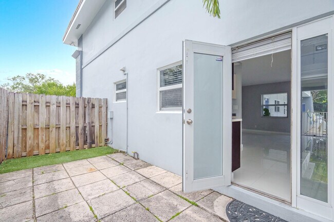 Photo - 416 NE 15th Ave Unidad 3