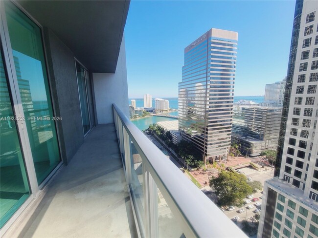 Building Photo - 500 Brickell Ave Unit 2608