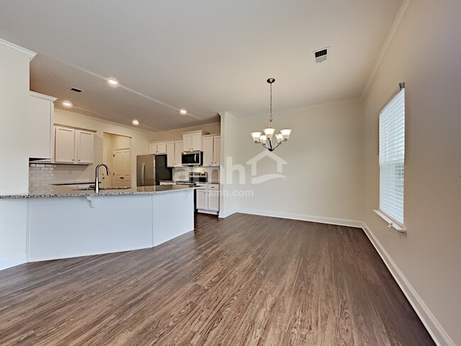 Photo - 588 Woodall Rd