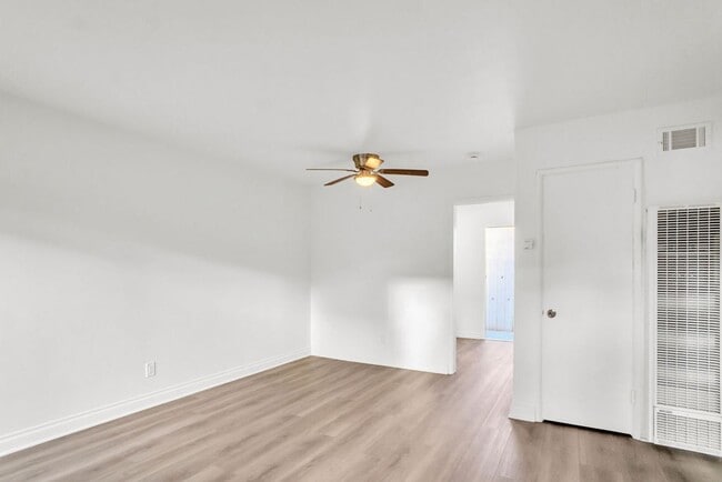 Photo - Diamond St Units Unit 2011