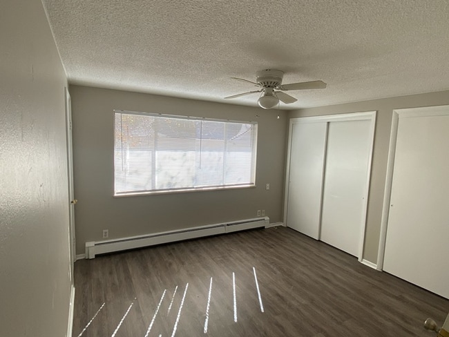 Photo - 826 Emery St