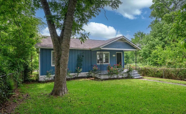 Photo - 2033 E Lake Blvd