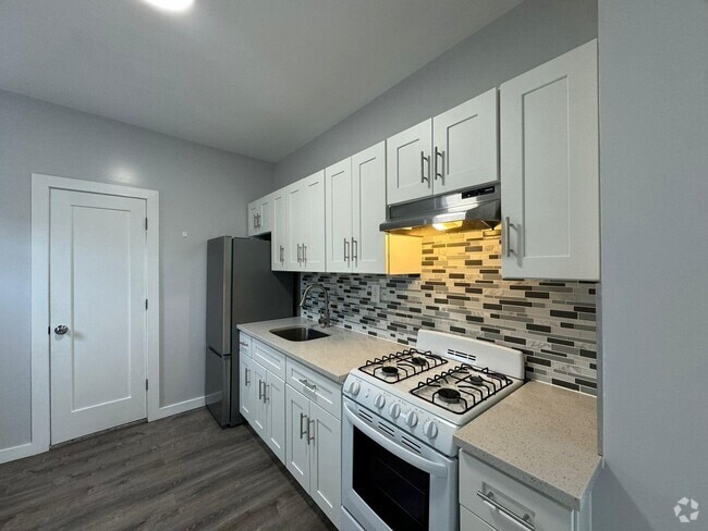 Building Photo - 52-25 Van Dam St Unit 2 Rental