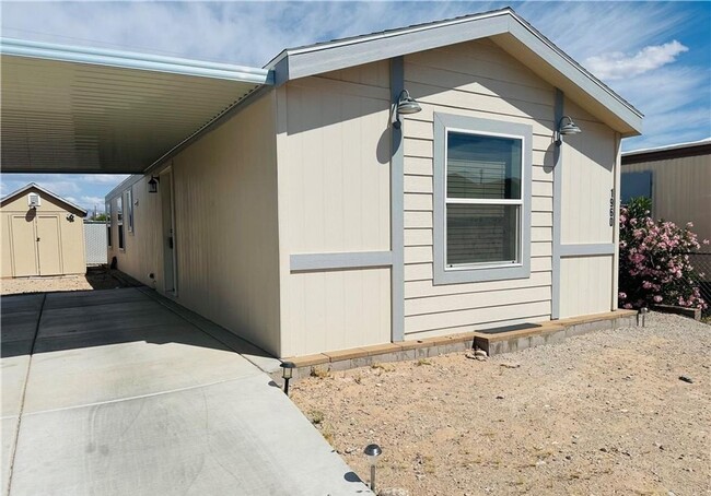 Building Photo - 3 Bedroom Mobile Home In Bullhead City