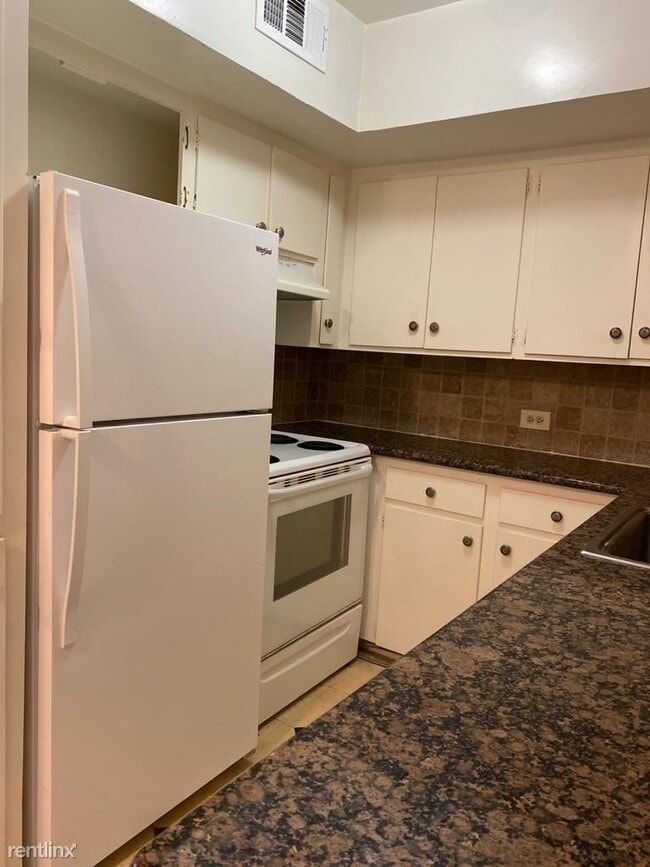 Photo - 2 br, 1.5 bath Condo - 2503 McCue Road 10