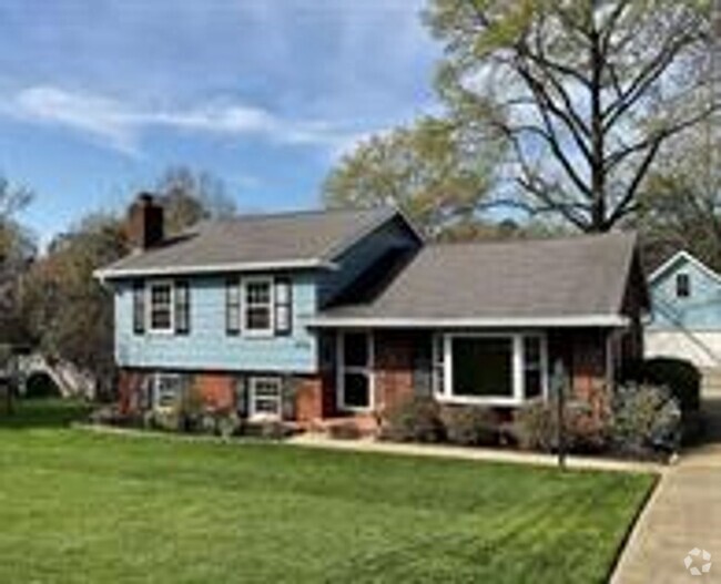 Building Photo - Beautiful home!!