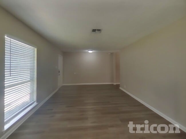 Photo - 6831 De Palma